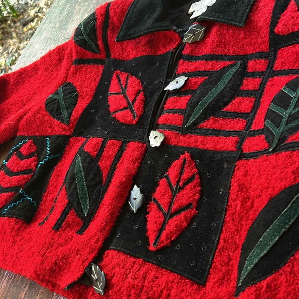 Vintage 1980s Leaf Pattern acrylic and suede leather cardigan by Minnie’s Closet - Picture 5 of 10